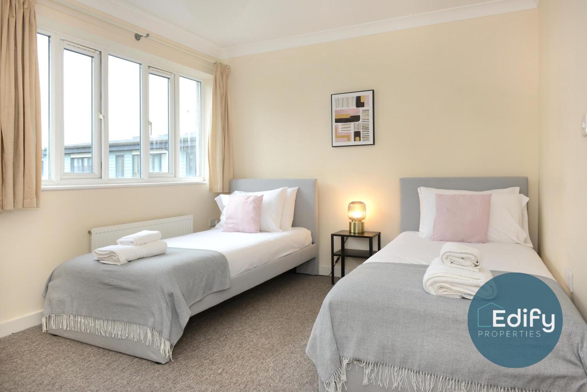 City Centre Townhouse, Sleeps 8, Free Parking Southampton Esterno foto